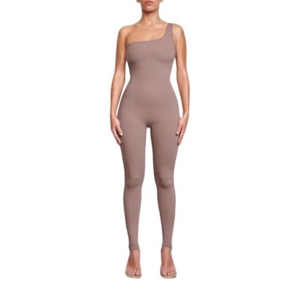 New Skims All-In-One Shoulder One Piece Tan Jumpsuit Women’s Size Medi
